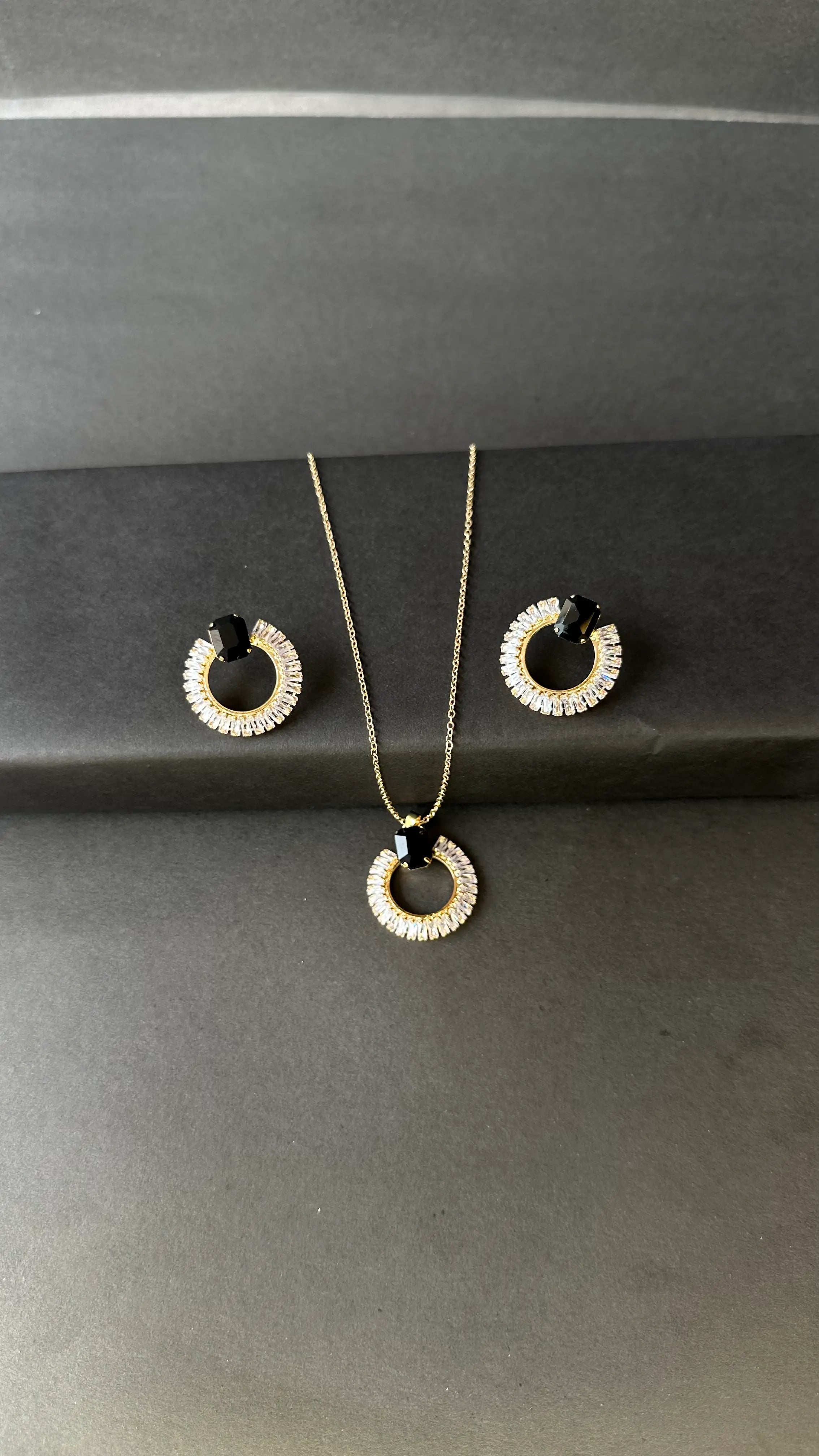 Luxe Black Onyx Halo Pendant Set