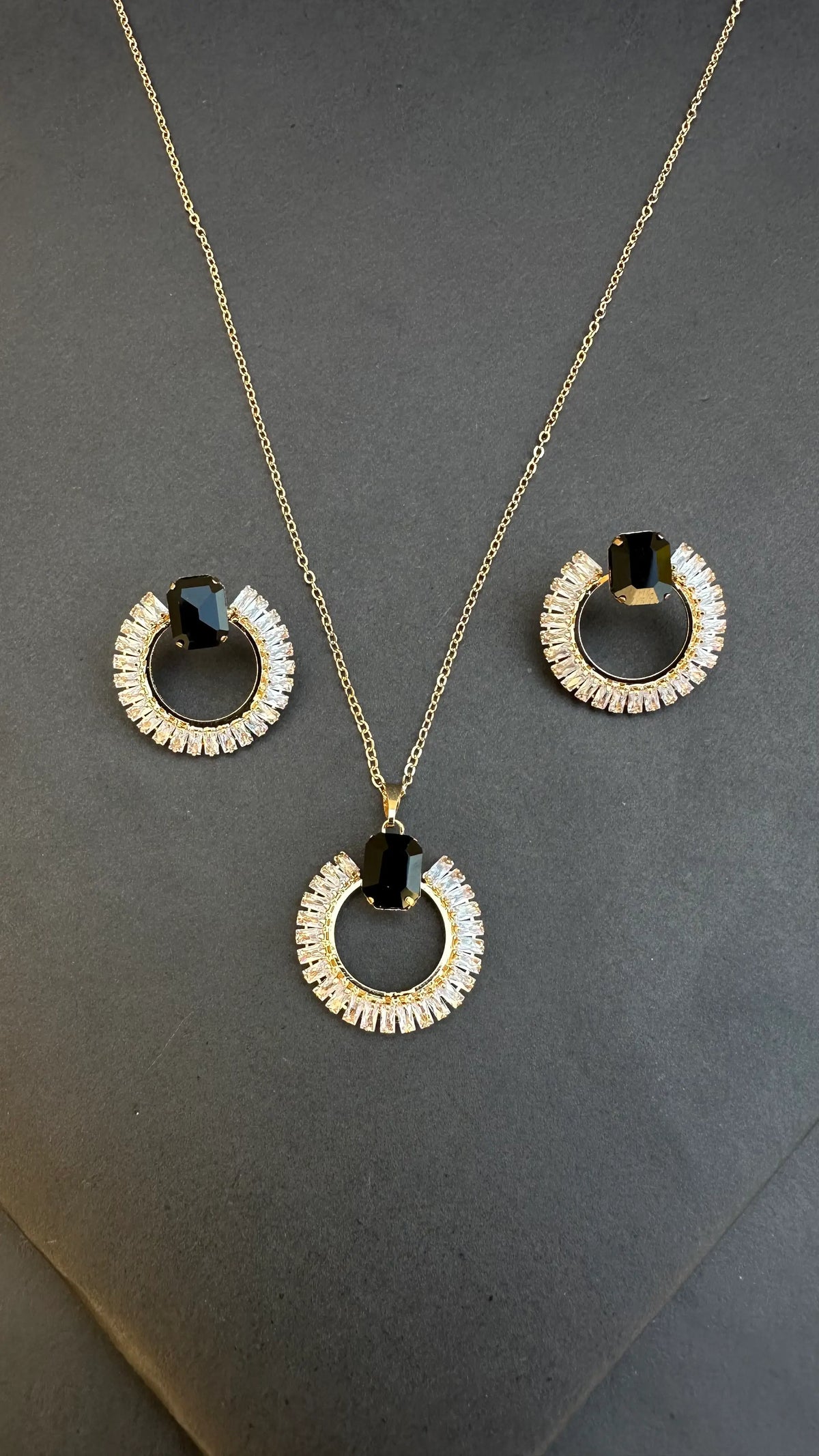 Luxe Black Onyx Halo Pendant Set